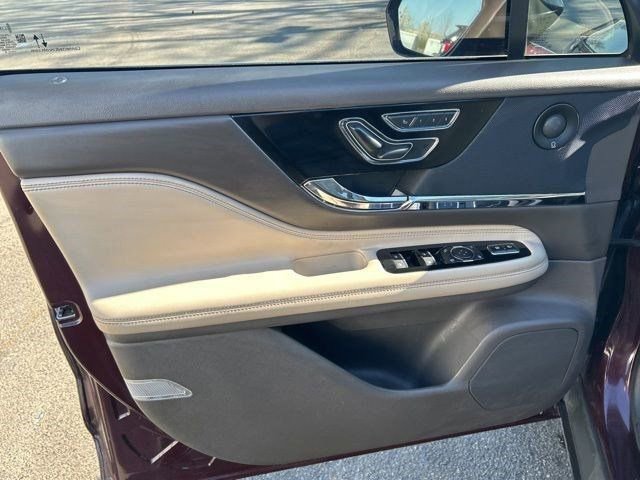 Used 2020 Lincoln Corsair Reserve w/ Elements Package image 12