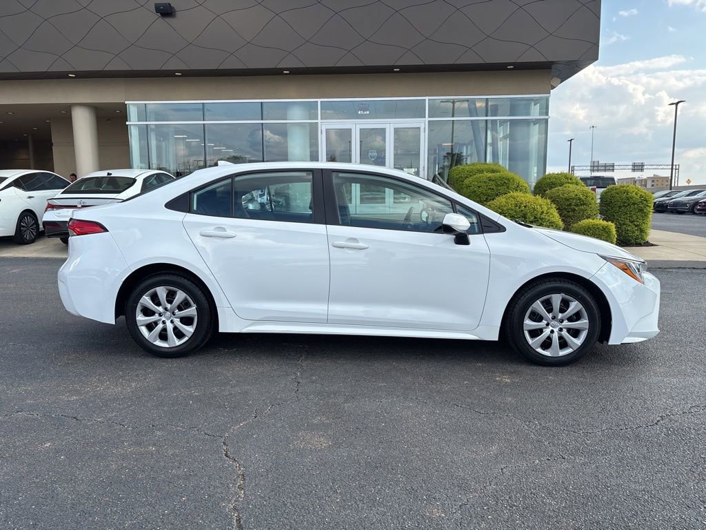 Used 2023 Toyota Corolla LE image 4