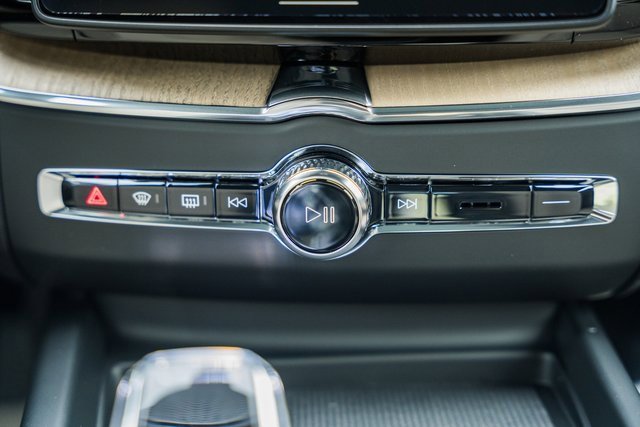 New 2026 Volvo XC60 B5 Plus w/ Protection Package Premier image 22