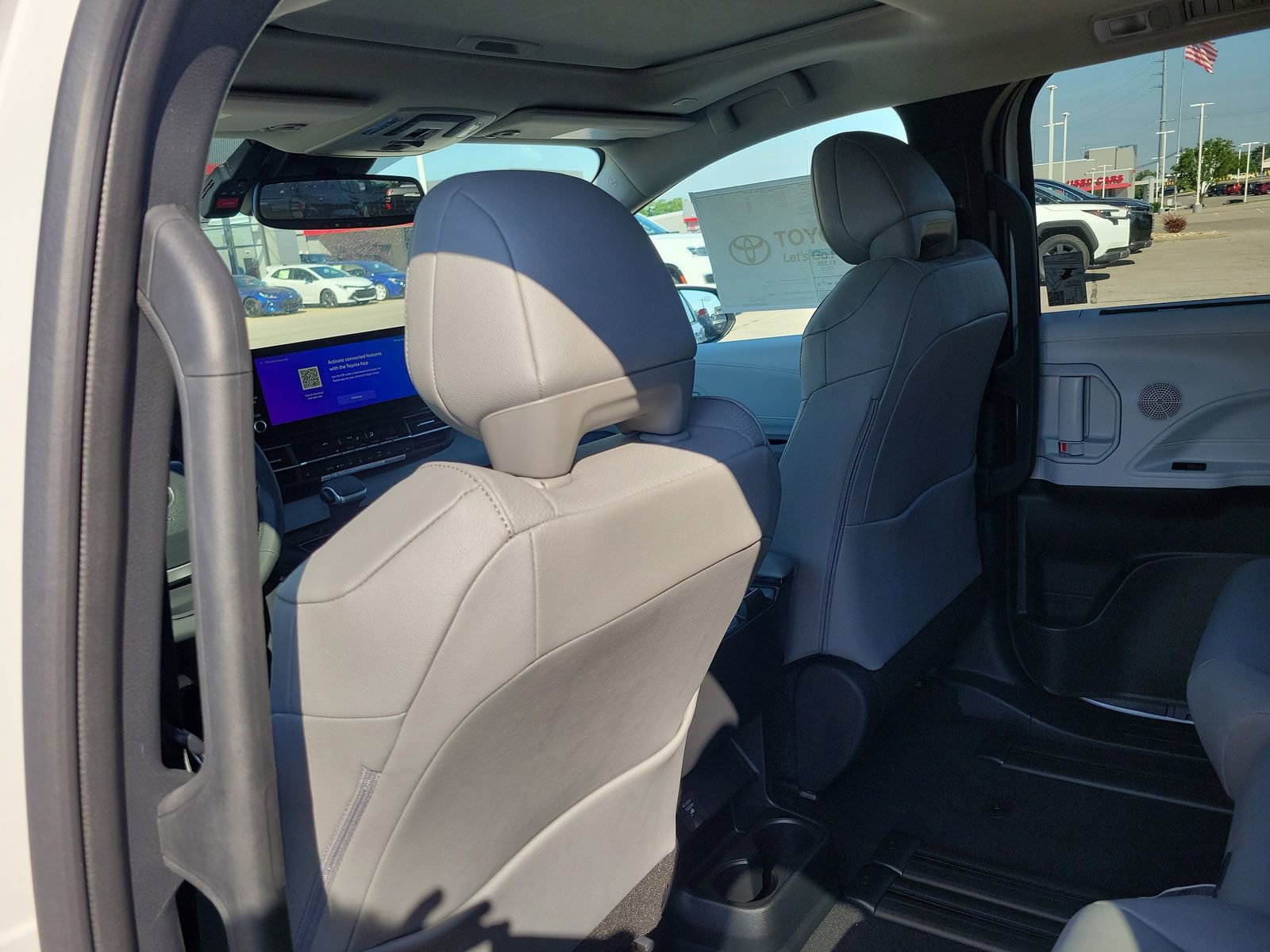 New 2026 Toyota Sienna XLE FWD image 14