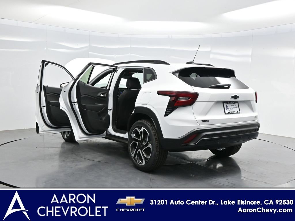 New 2026 Chevrolet Trax RS w/ Driver Confidence Package FWD image 45