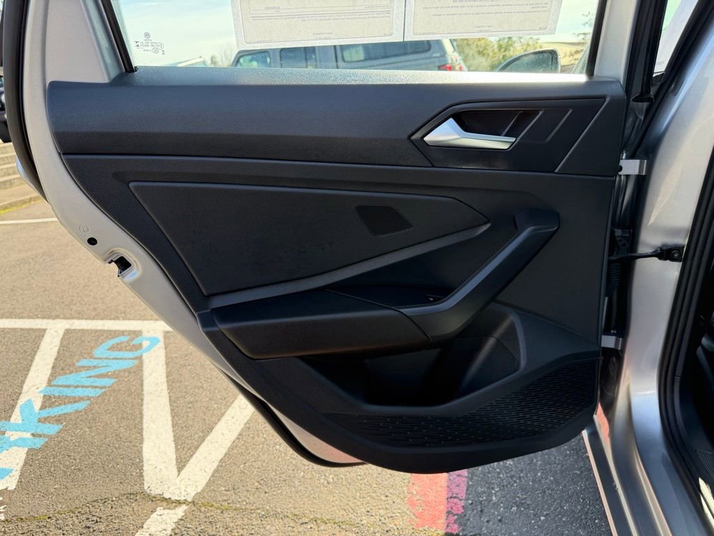 Used 2024 Volkswagen Jetta SE image 30