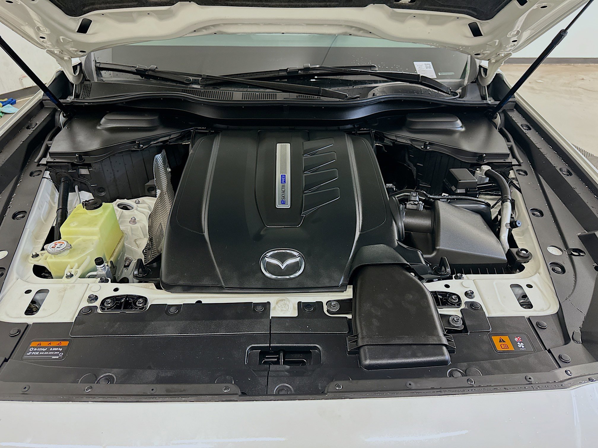Used 2024 MAZDA CX-90 Plug-In Hybrid w/ Preferred AWD/4WD image 37