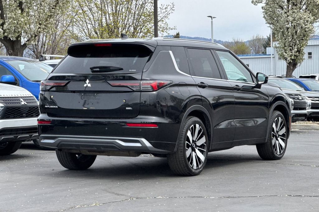 Used 2025 Mitsubishi Outlander SEL AWD/4WD image 4