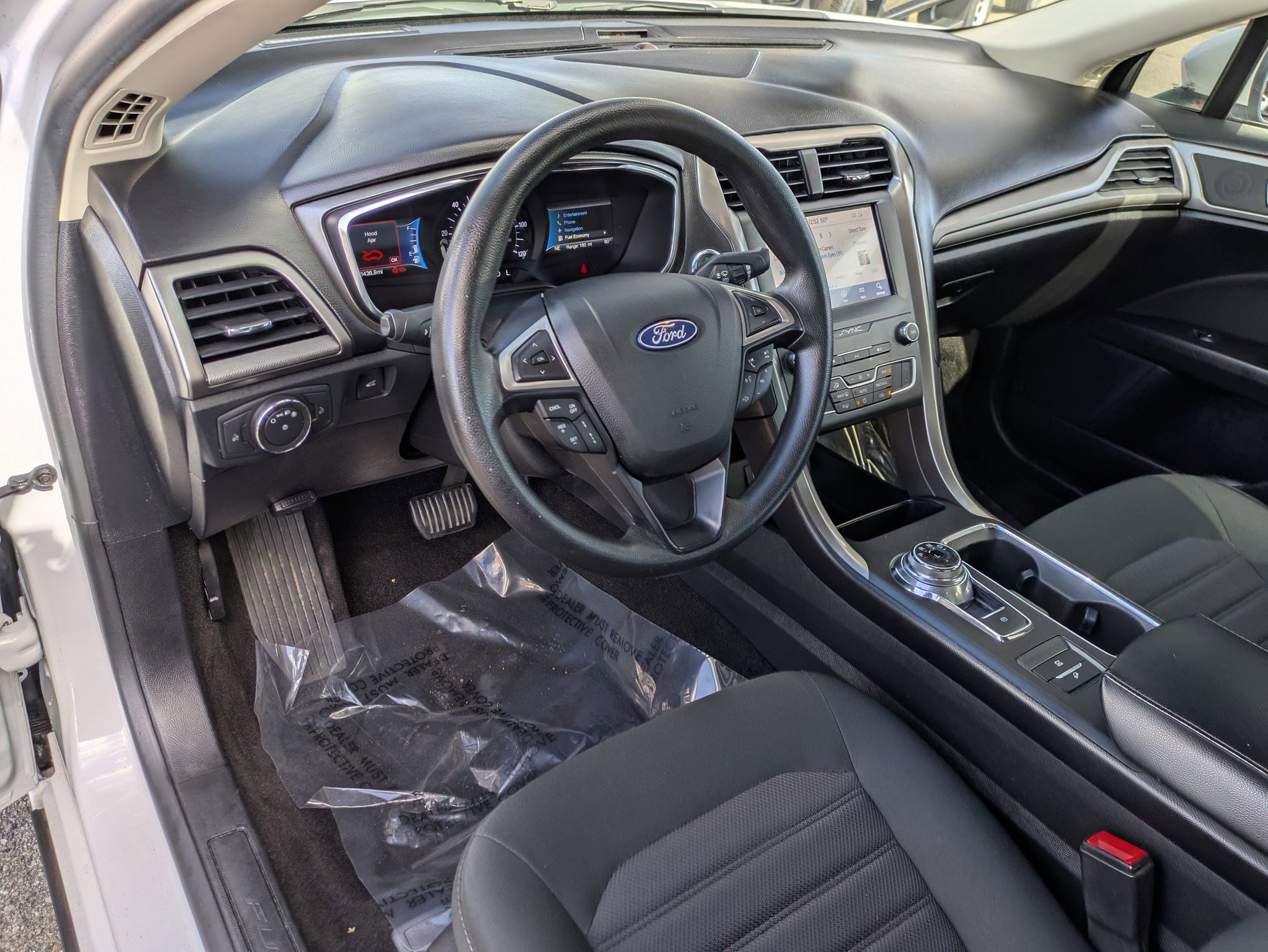 Used 2020 Ford Fusion SE image 12