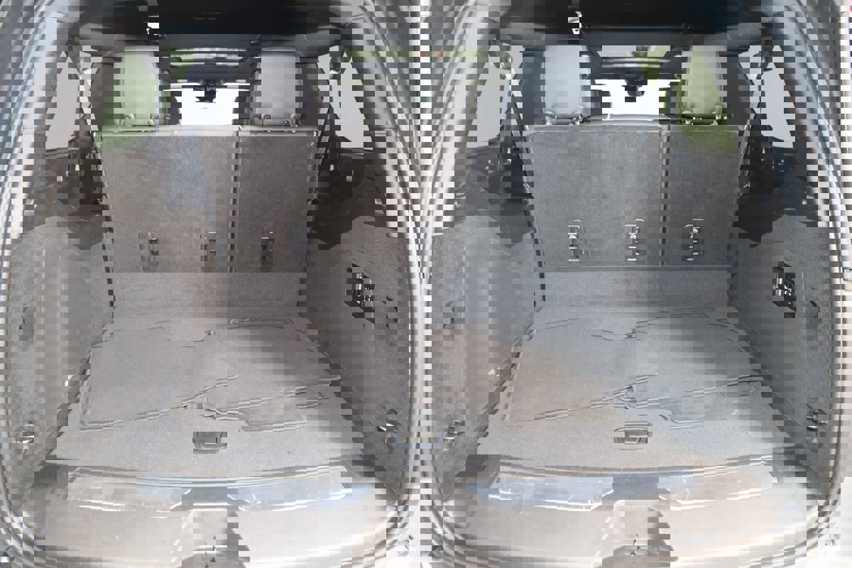 Used 2022 Cadillac Escalade ESV Premium Luxury image 62