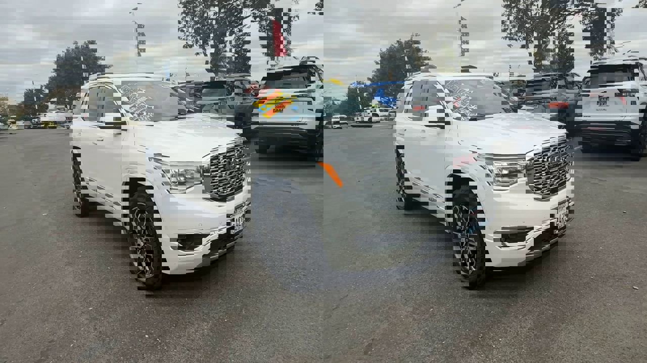 Used 2017 GMC Acadia Denali w/ Technology Package