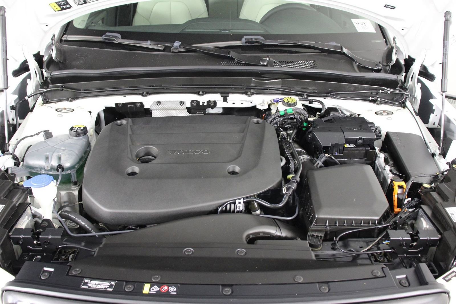 Used 2023 Volvo XC40 B5 Ultimate w/ Protection Package Premier AWD/4WD image 24