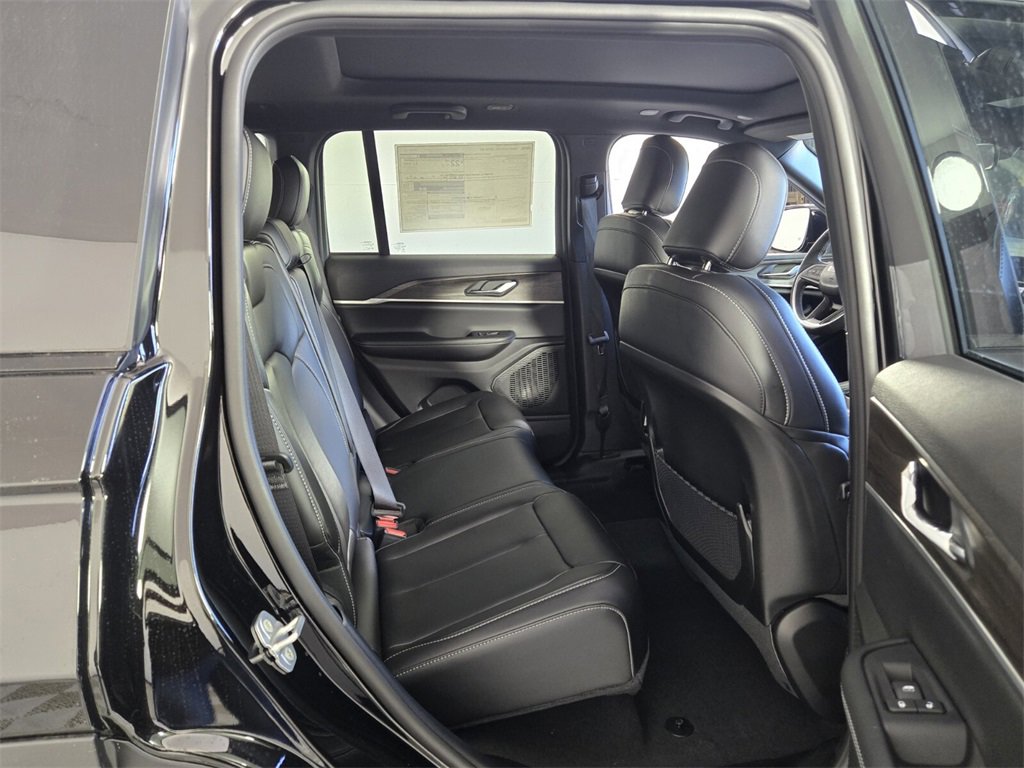 New 2025 Jeep Grand Cherokee L Altitude image 15