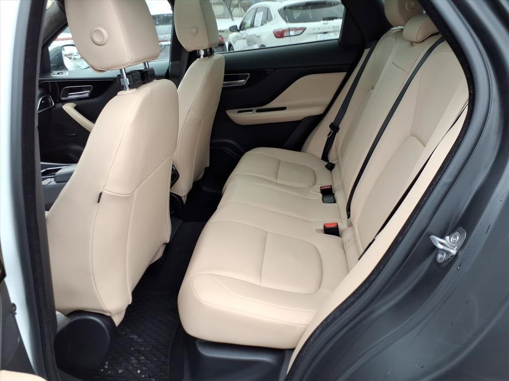 Used 2020 Jaguar F-PACE Premium image 12