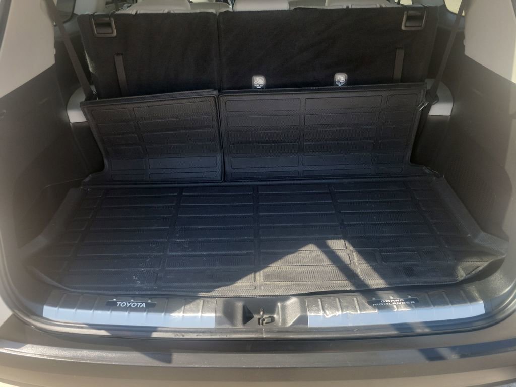 Used 2024 Toyota Grand Highlander XLE image 68