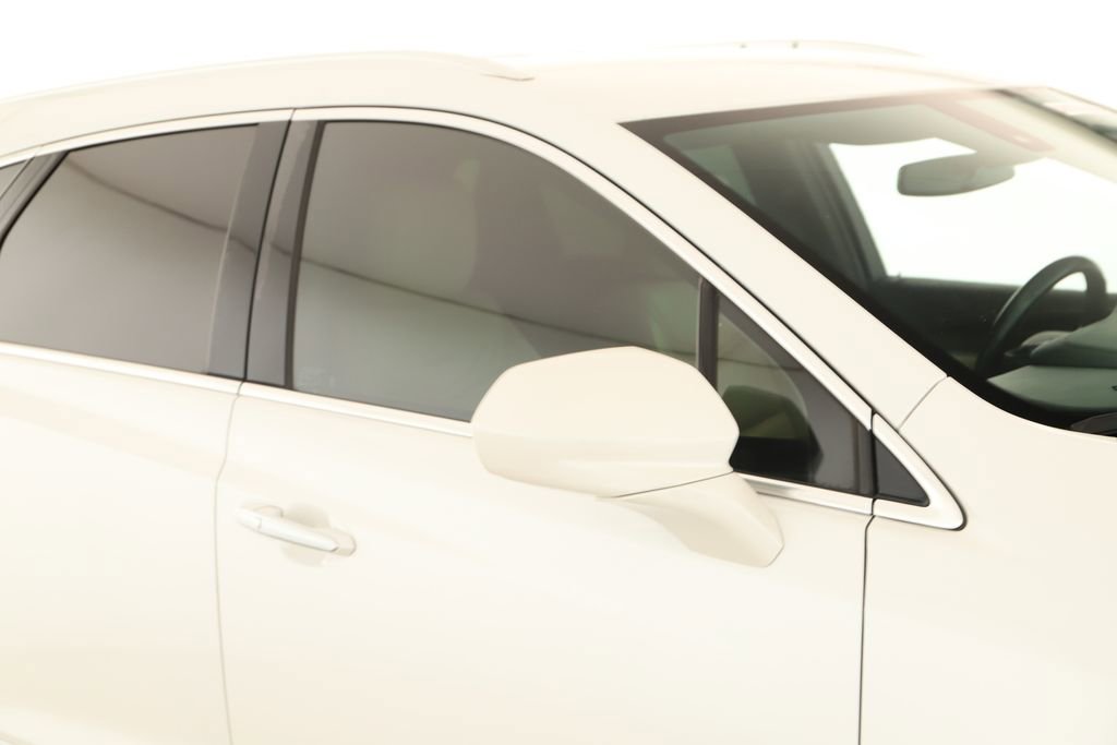 Used 2019 Cadillac XT5 FWD image 28
