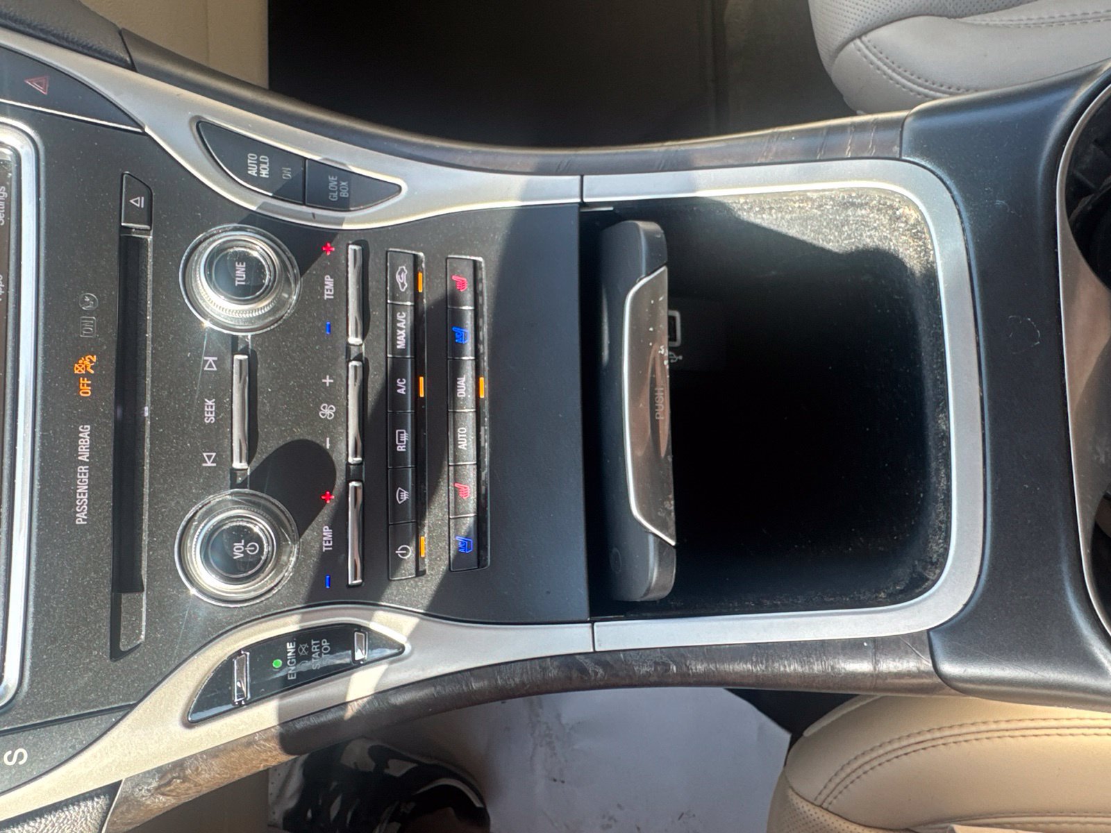 Used 2018 Lincoln MKX Reserve w/ Lincoln MKX Climate Package FWD image 24