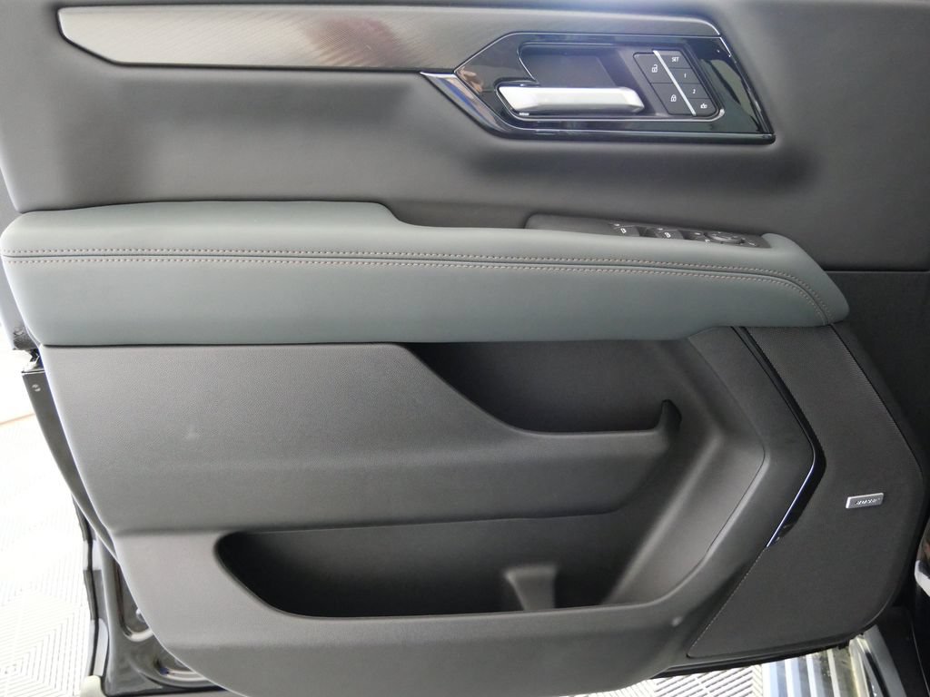 New 2026 GMC Yukon XL AT4 w/ AT4 Premium Package AWD/4WD image 11