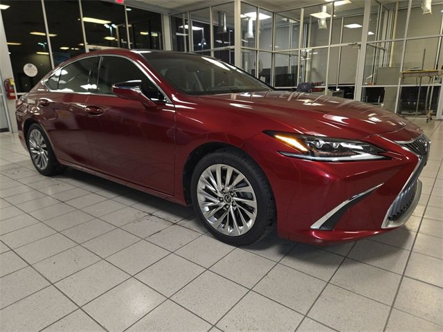 Used 2019 Lexus ES 350 Ultra Luxury image 2