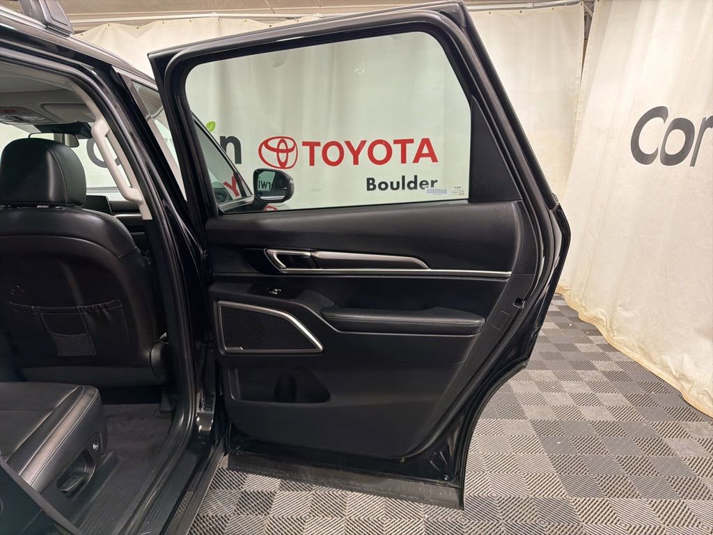 Used 2025 Kia Telluride S AWD/4WD image 13