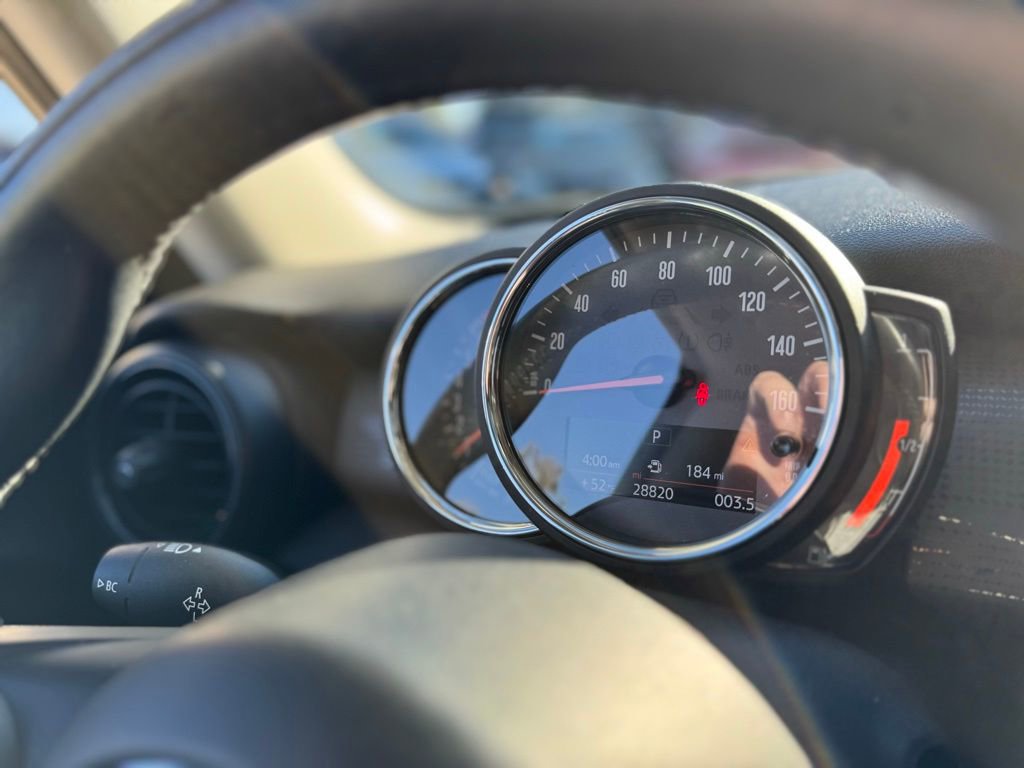 Used 2019 MINI Cooper 2-Door Hardtop w/ Signature Upholstery Package image 14