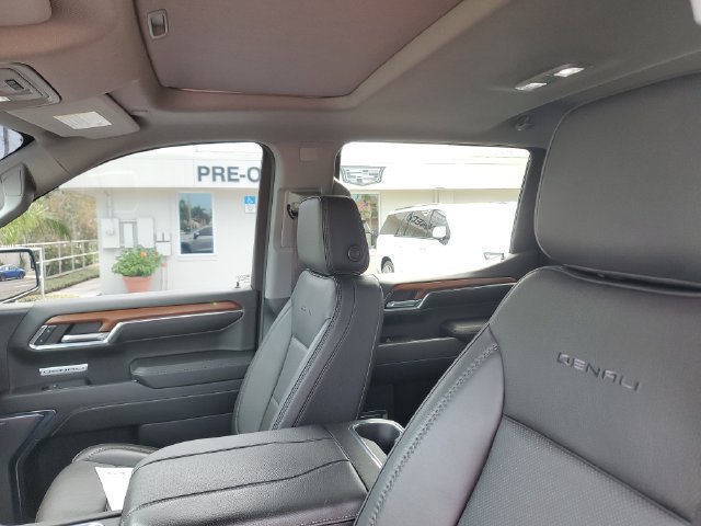 Used 2023 GMC Sierra 1500 Denali w/ Technology Package AWD/4WD image 21