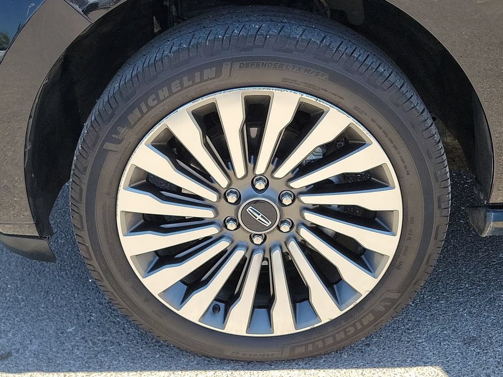Used 2020 Lincoln Navigator L Reserve w/ Luxury Package AWD/4WD image 17