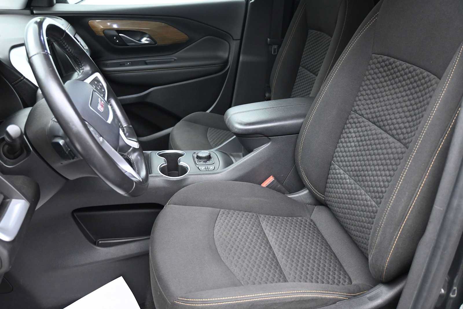 Used 2020 GMC Terrain SLE w/ Driver Convenience Package AWD/4WD image 18