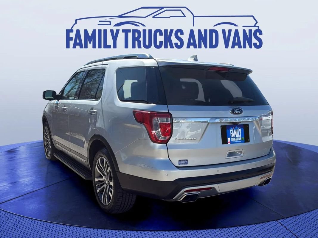 Used 2017 Ford Explorer Platinum AWD/4WD image 3