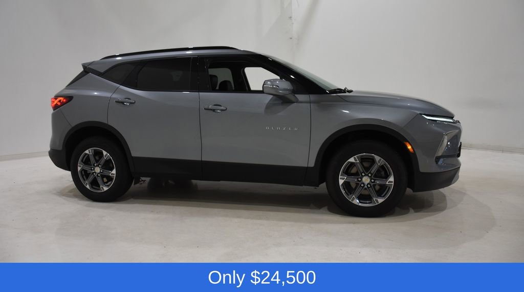 Used 2024 Chevrolet Blazer LT image 3