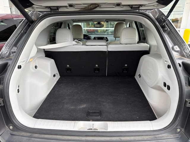 Used 2019 Jeep Cherokee Limited AWD/4WD image 12