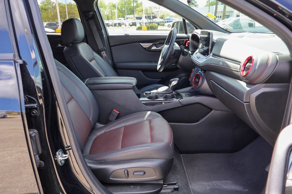 Used 2025 Chevrolet Blazer RS FWD image 8