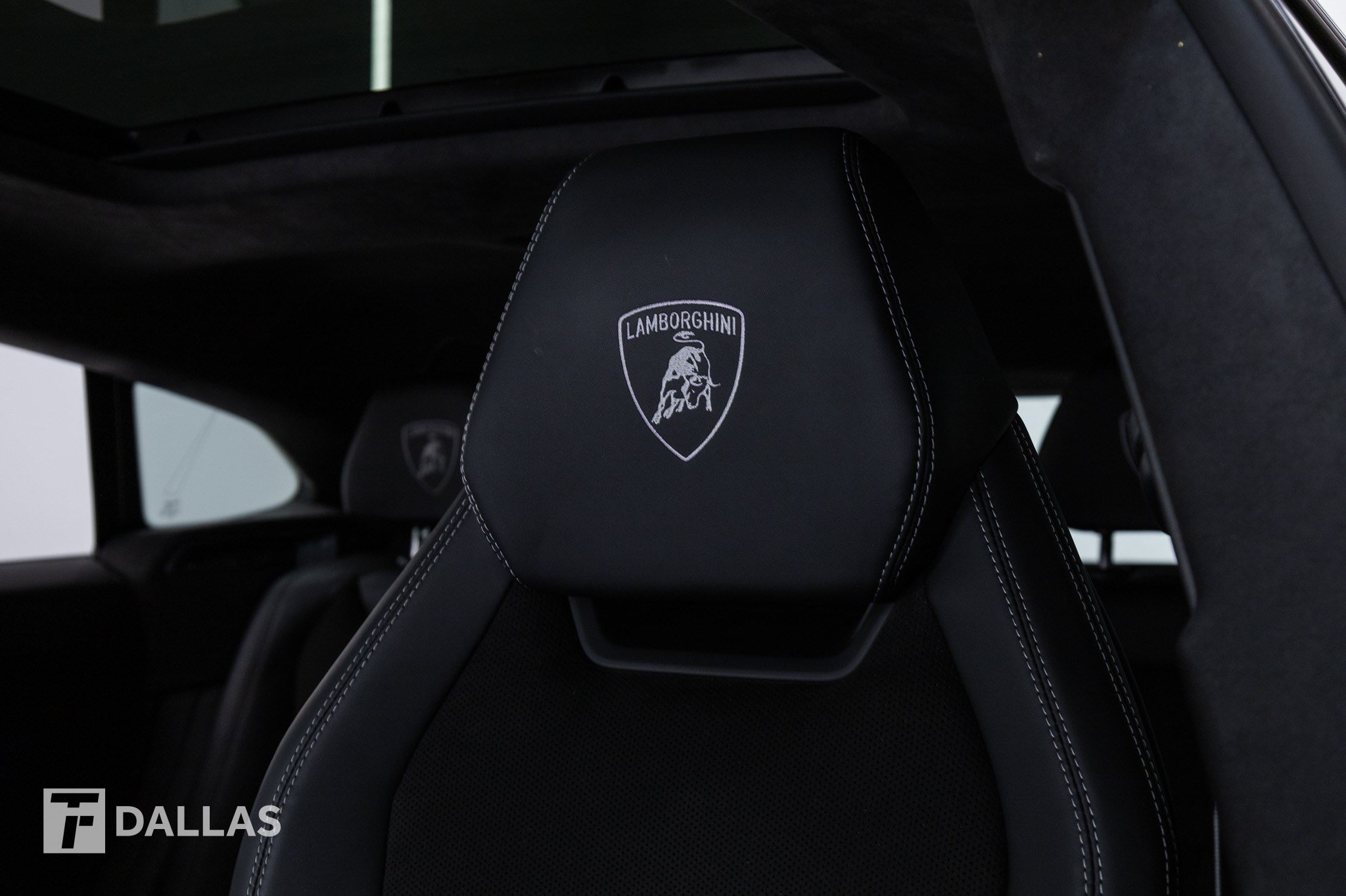 Used 2026 Lamborghini Urus SE AWD/4WD image 25