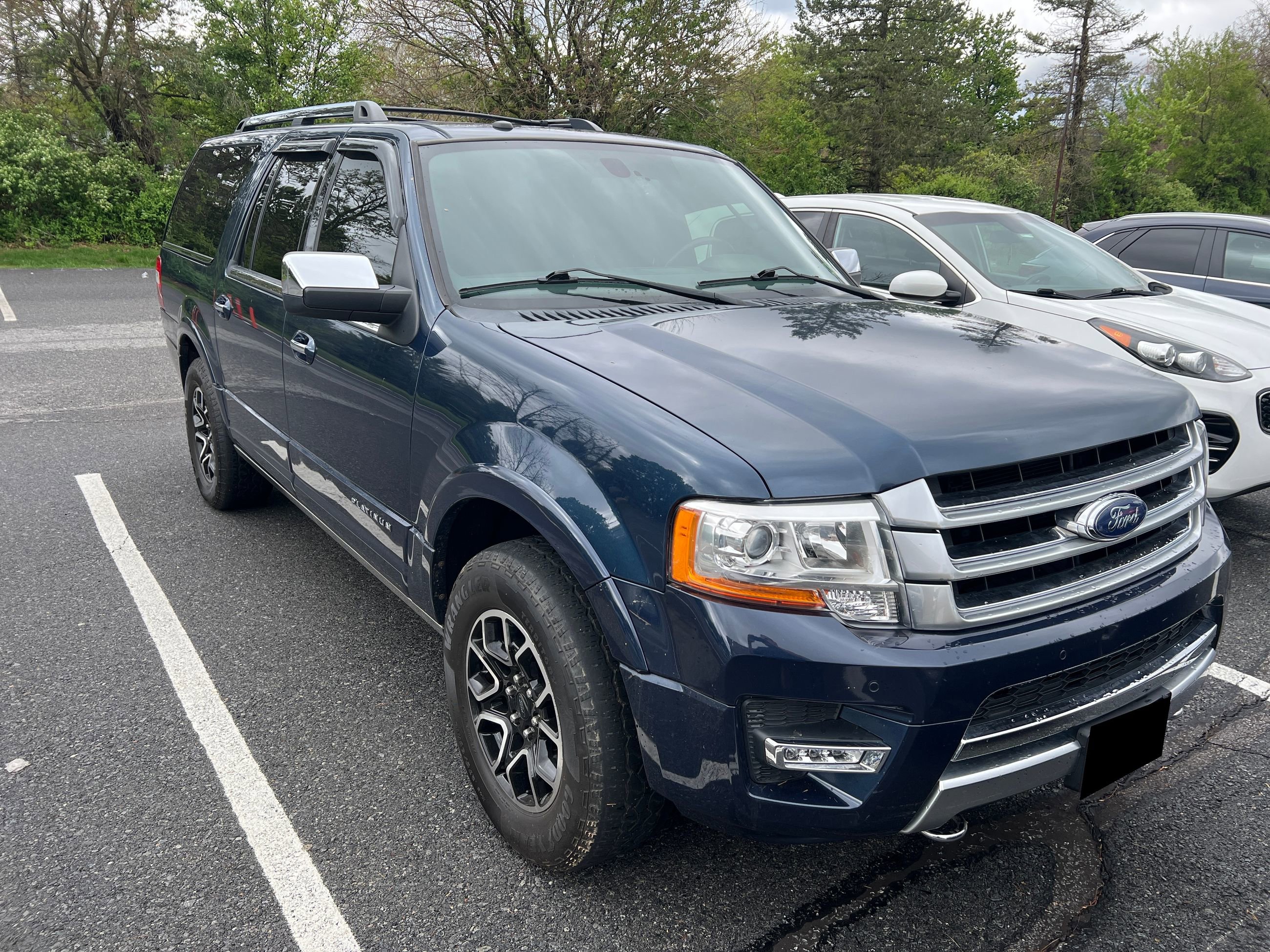 Used 2017 Ford Expedition EL Platinum AWD/4WD image 2