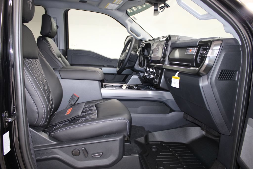 New 2026 Ford F250 Lariat w/ Black Appearance Package AWD/4WD image 31