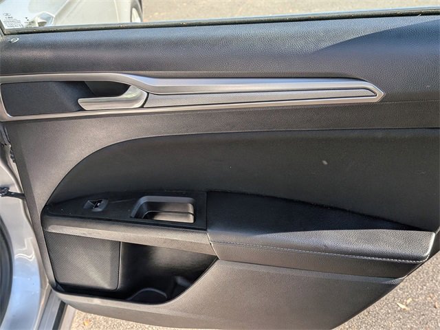 Used 2019 Ford Fusion SE image 30