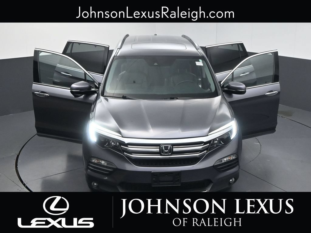 Used 2017 Honda Pilot Touring image 34