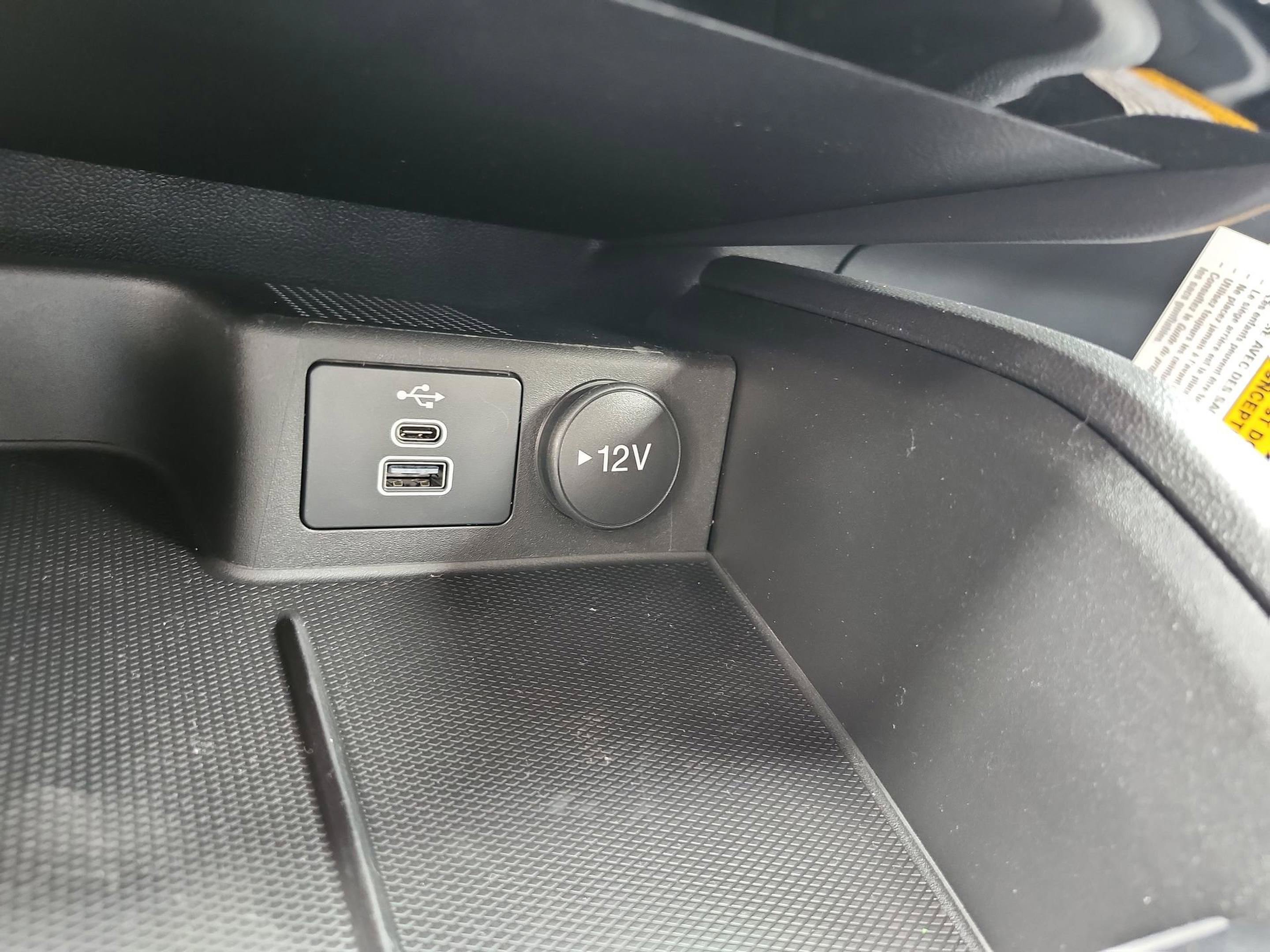 New 2025 Ford Escape SE image 31