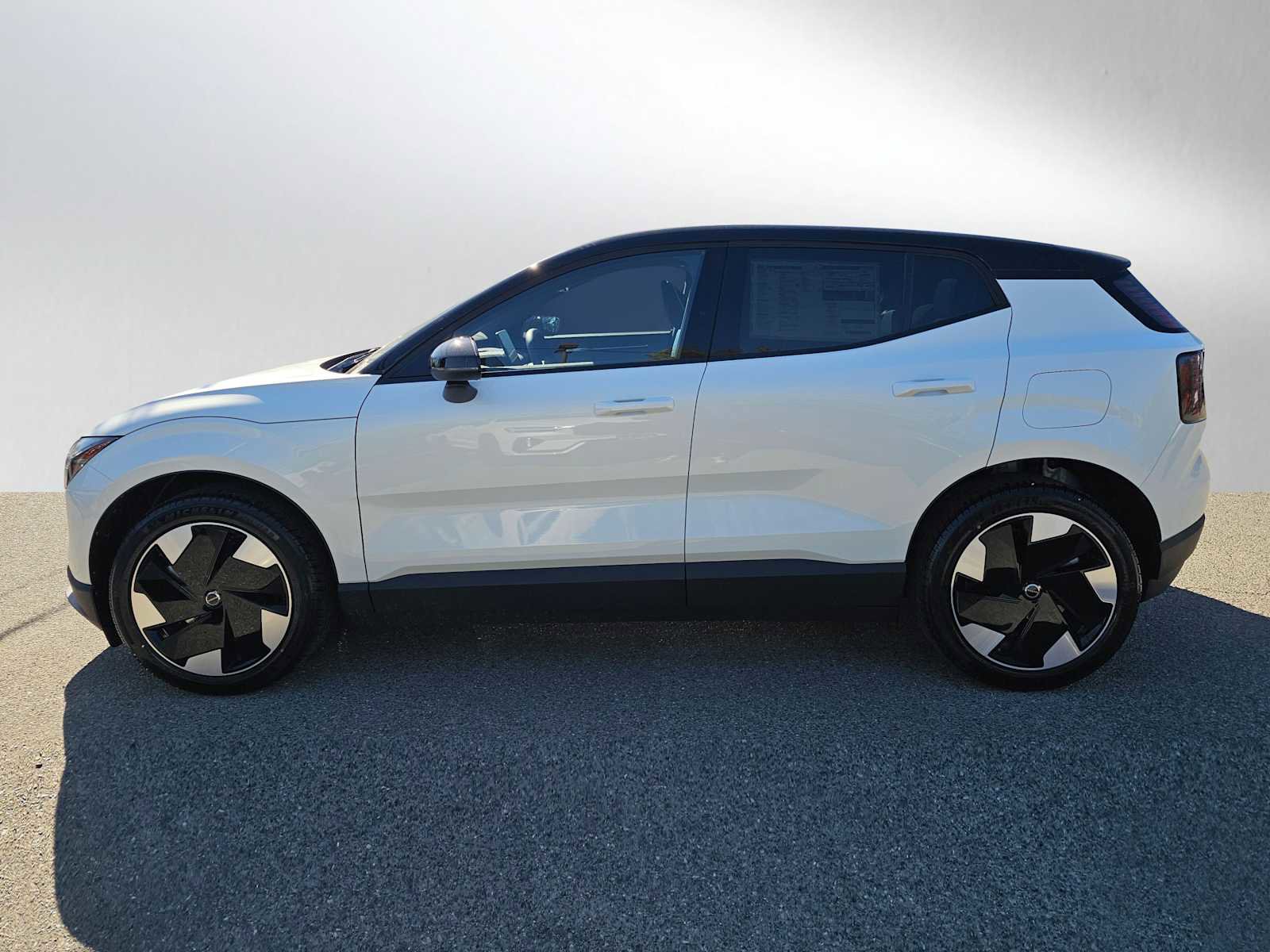 New 2026 Volvo EX30 Plus w/ Climate Package image 6