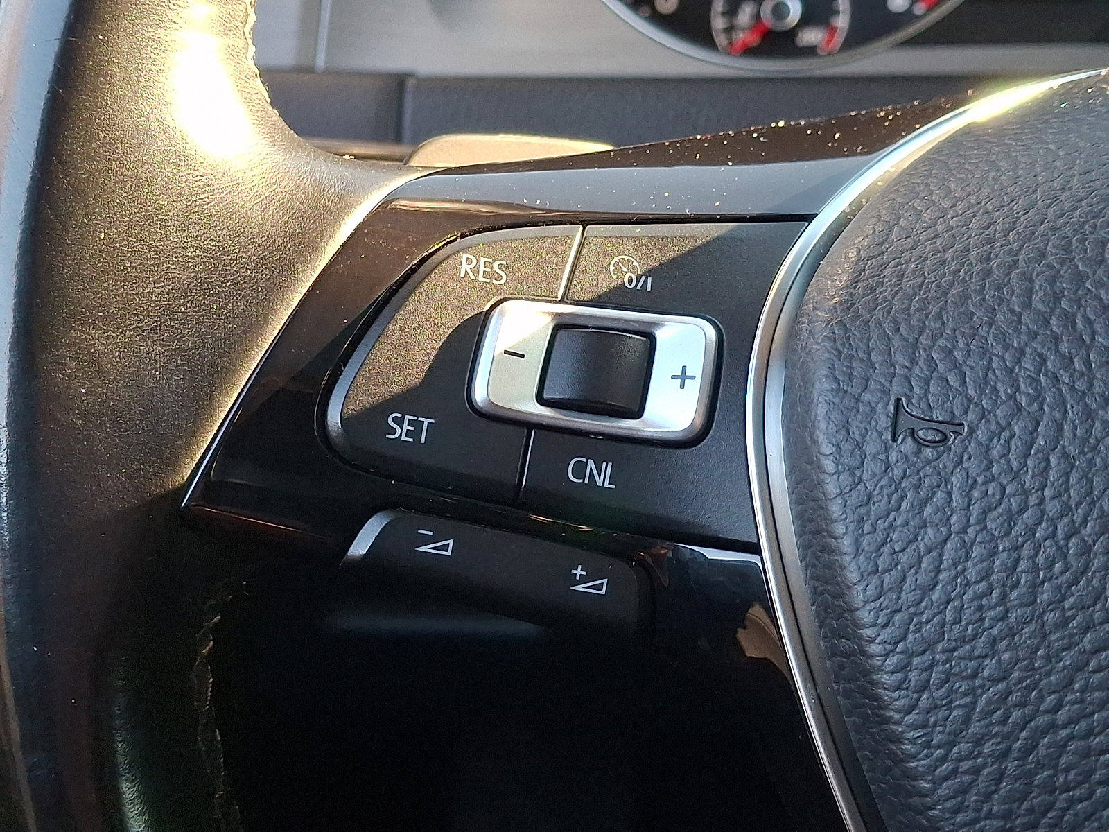 Used 2016 Volkswagen Golf SE image 21