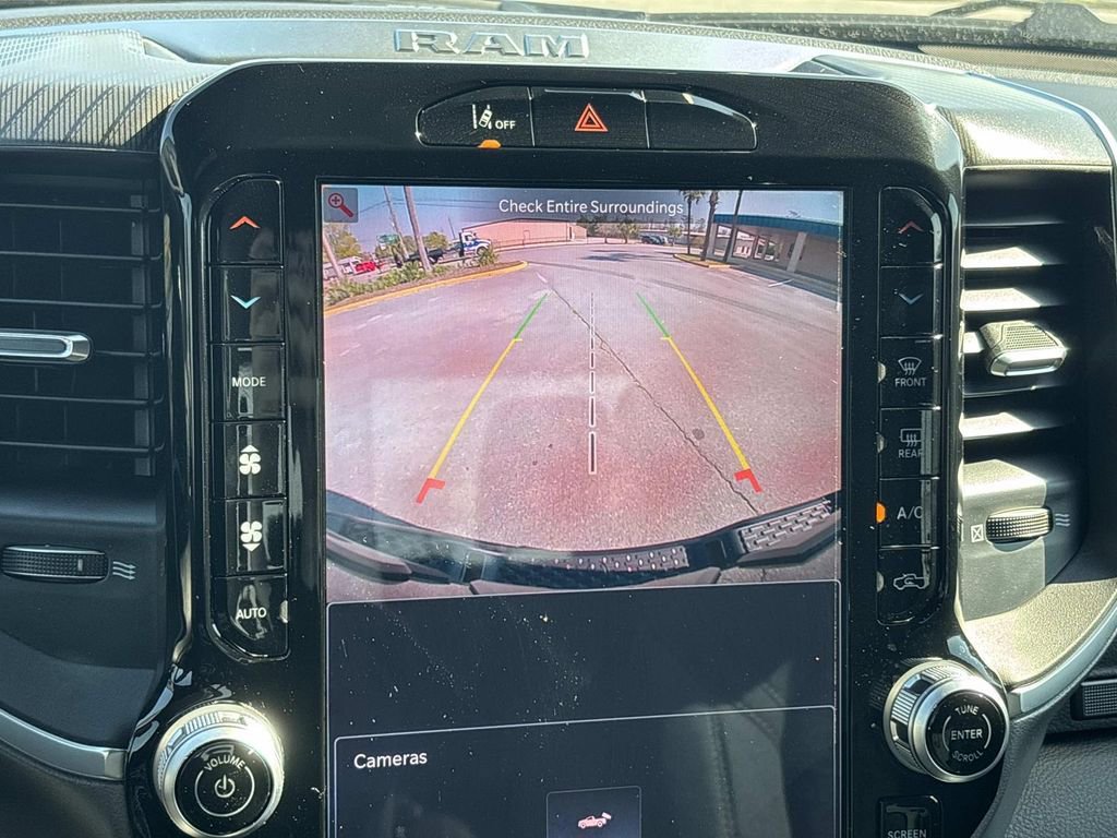 New 2026 RAM 1500 4x4 Crew Cab image 19