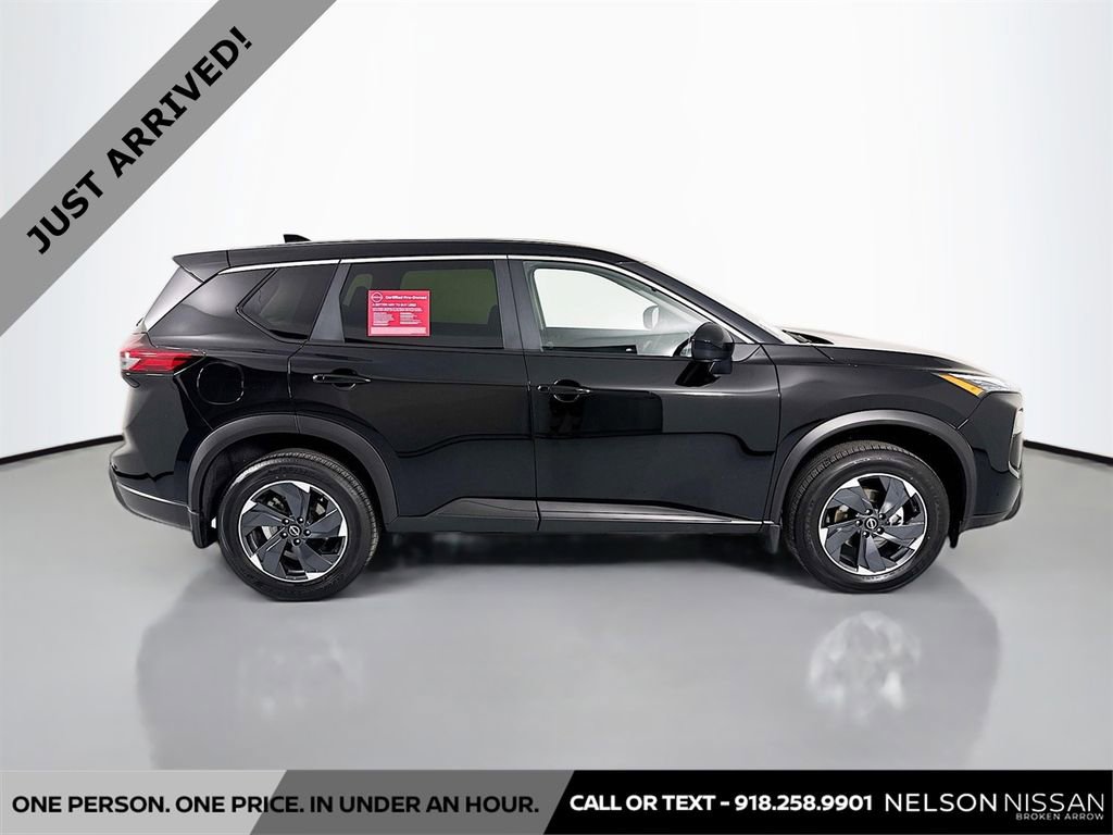 Certified 2025 Nissan Rogue SV image 4