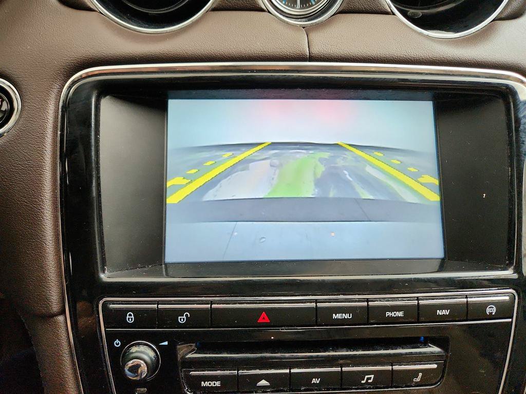 Used 2015 Jaguar XJ AWD image 21