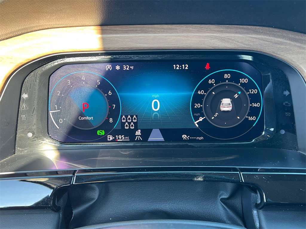 Used 2025 Volkswagen Atlas SE image 16