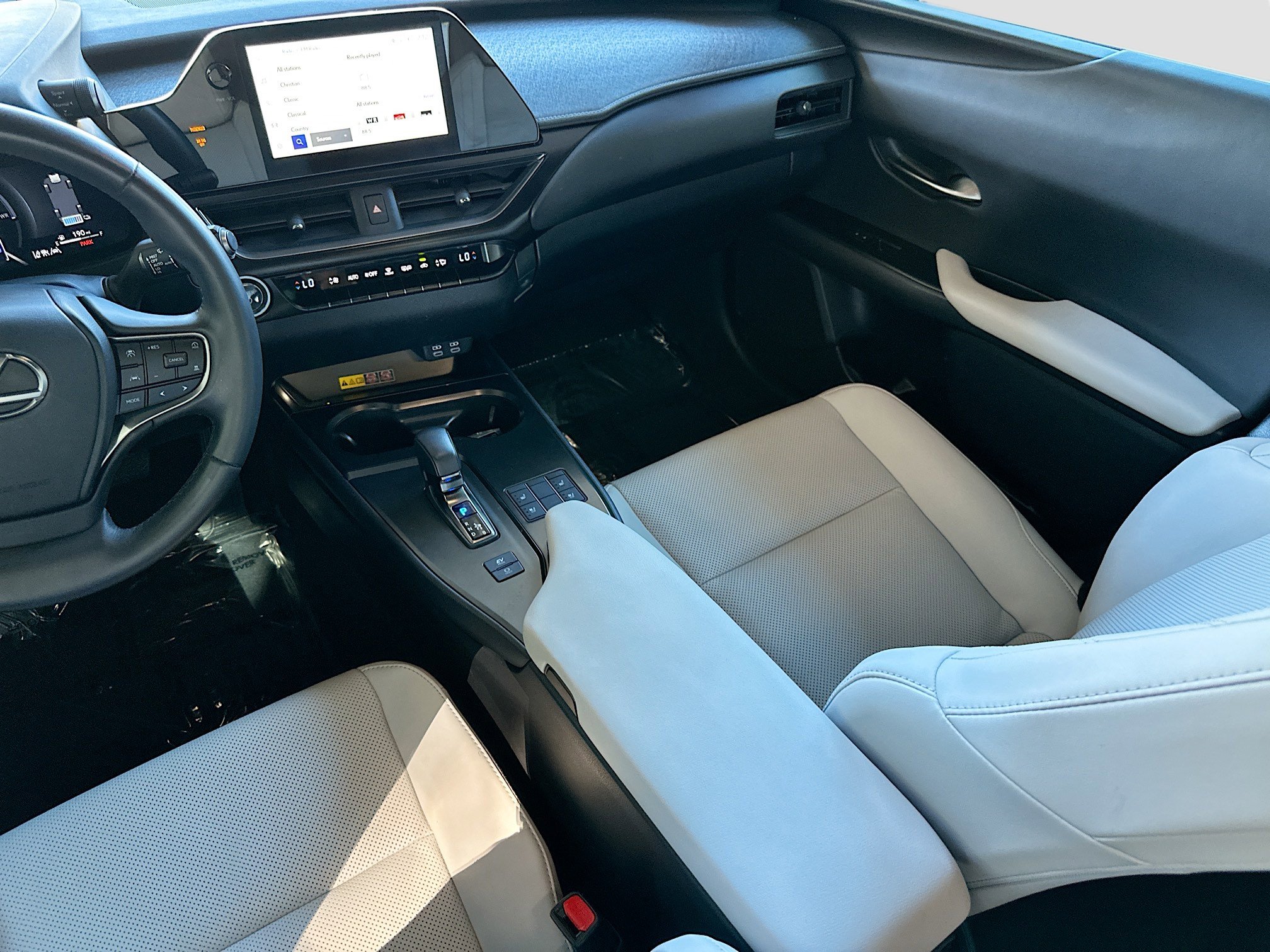 Used 2025 Lexus UX 300h FWD image 23