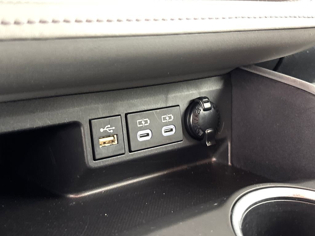 Used 2023 Toyota Highlander XLE image 22