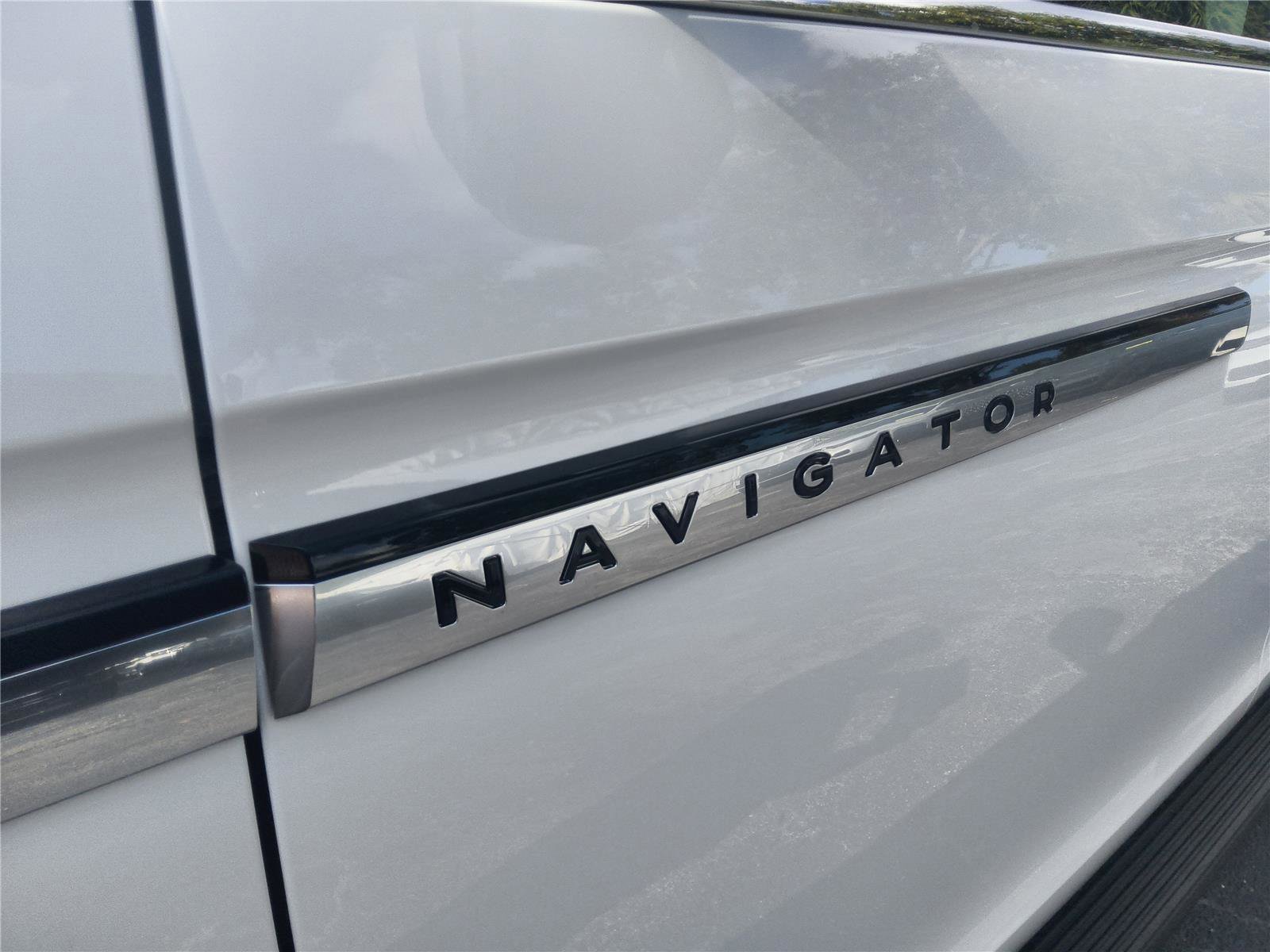 New 2026 Lincoln Navigator L Premier AWD/4WD image 10