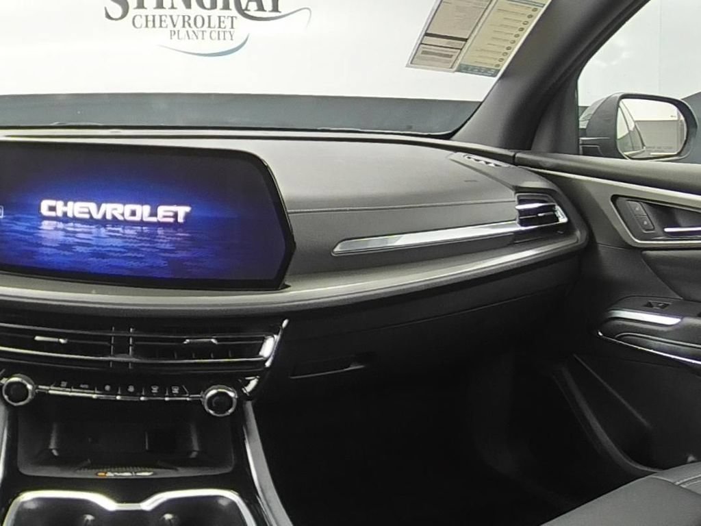 Used 2026 Chevrolet Traverse LT FWD image 18