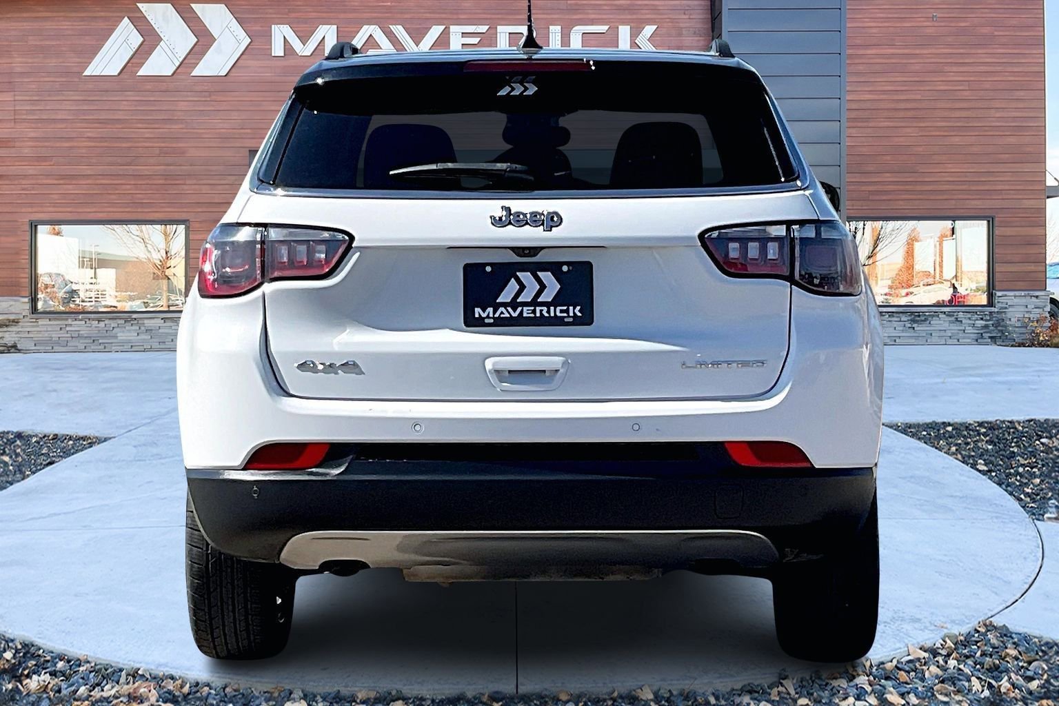 Used 2024 Jeep Compass Limited image 6