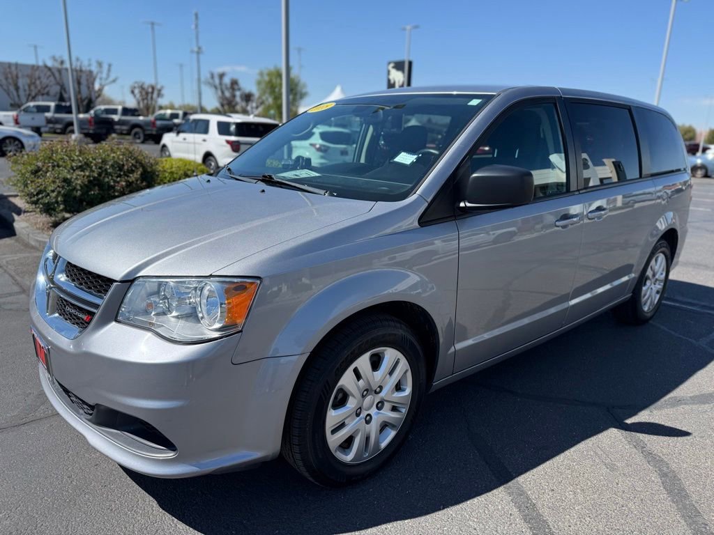 Used 2018 Dodge Grand Caravan SE w/ UConnect Hands-Free Group FWD image 3