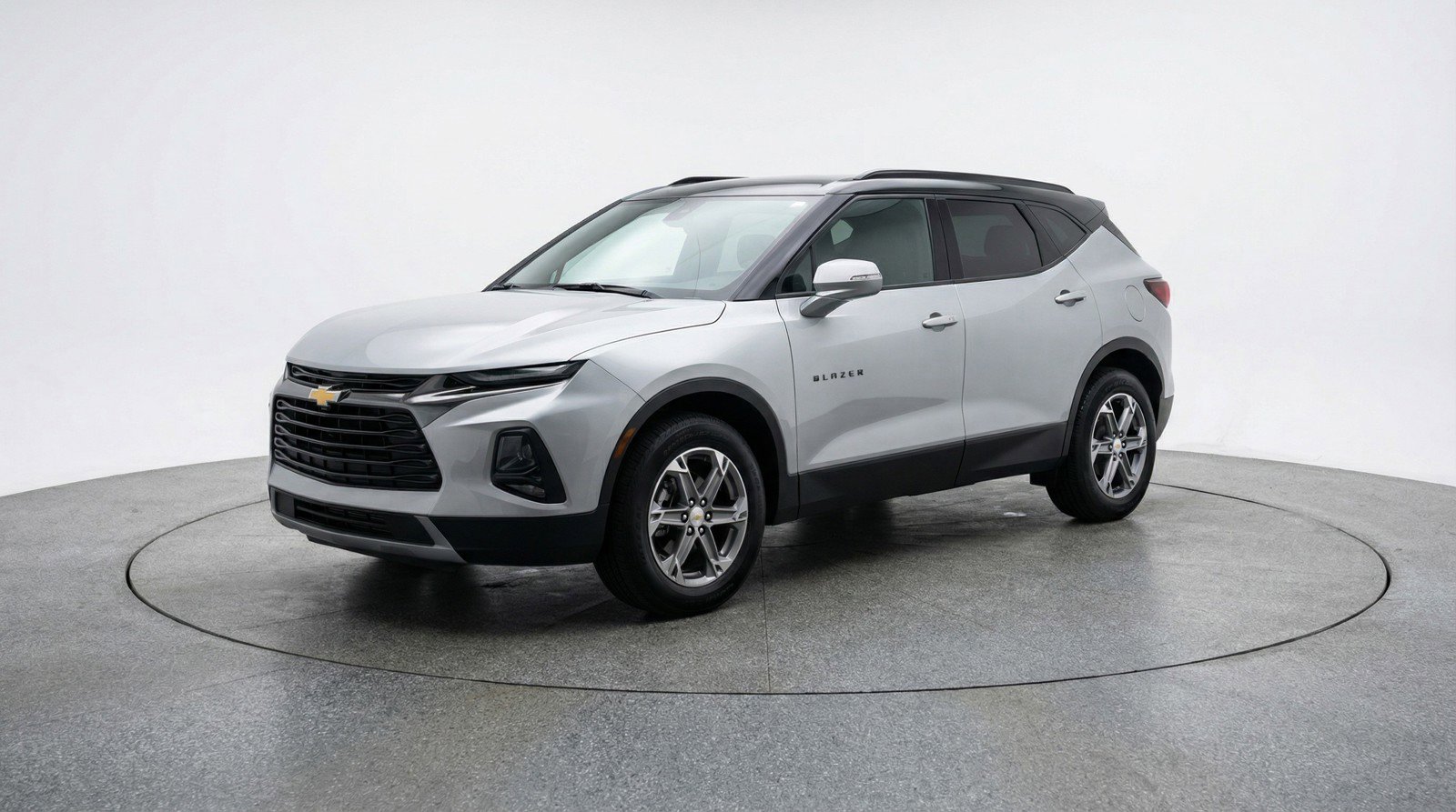 Used 2025 Chevrolet Blazer LT FWD image 3