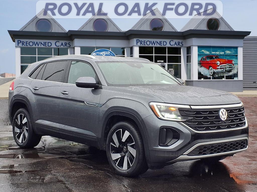 Used 2025 Volkswagen Atlas Cross Sport SE image 1