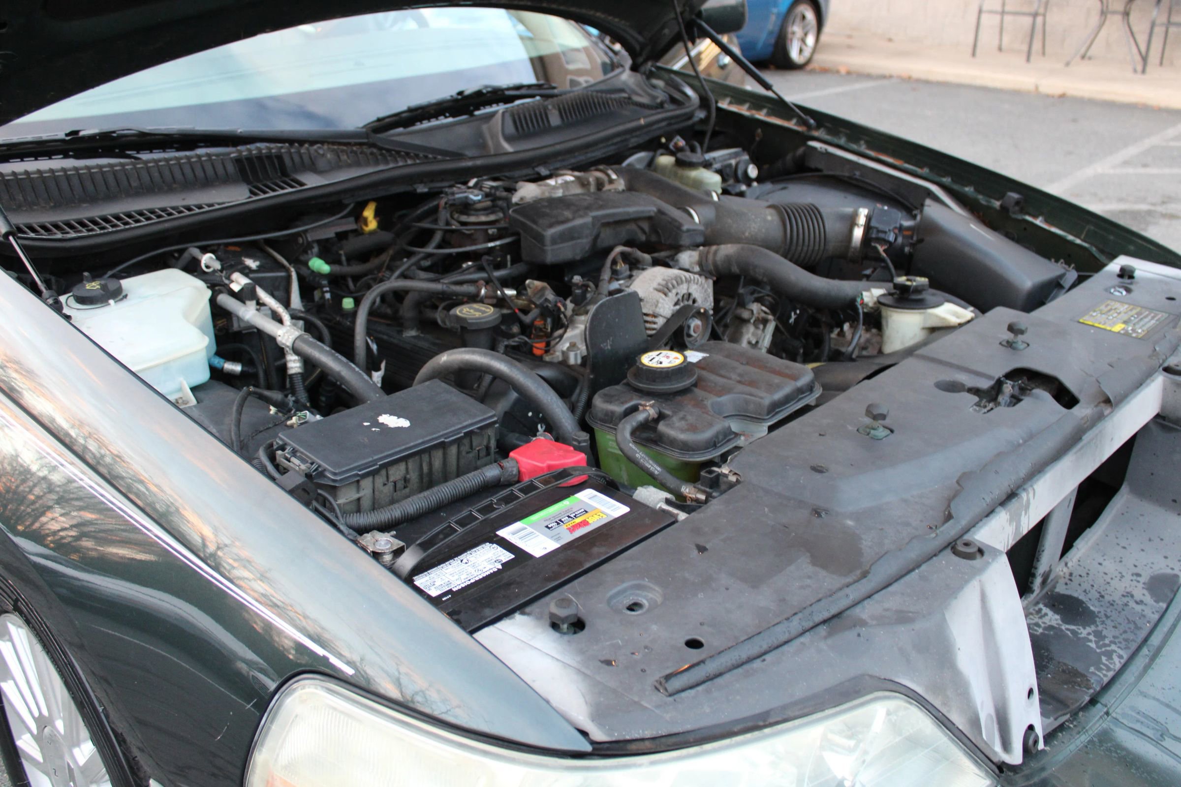 Used 2003 Lincoln Town Car Signature image 30