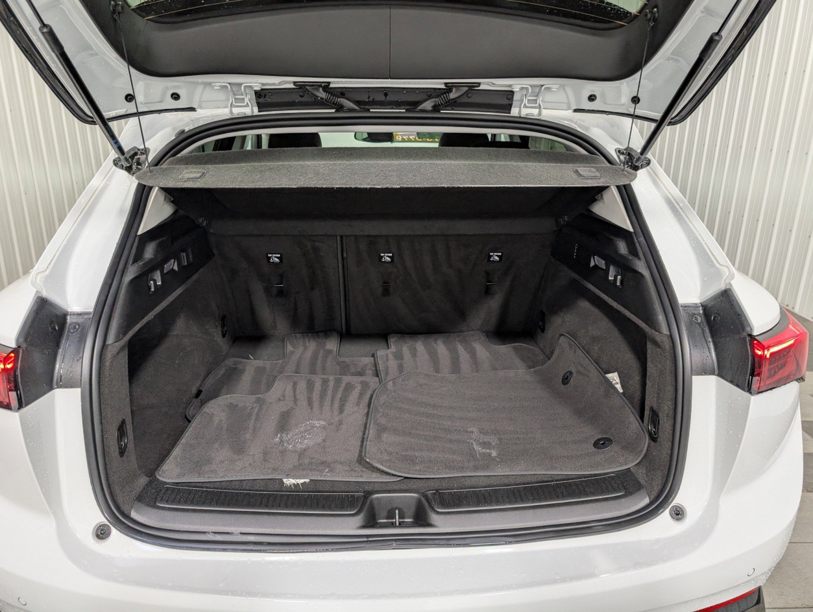 Used 2025 Buick Envision Sport Touring image 23